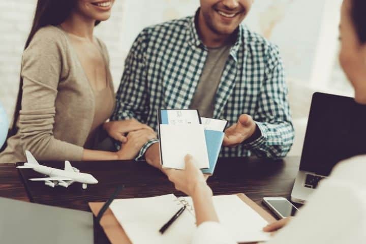 10 Travel agency contact information in Bangladesh